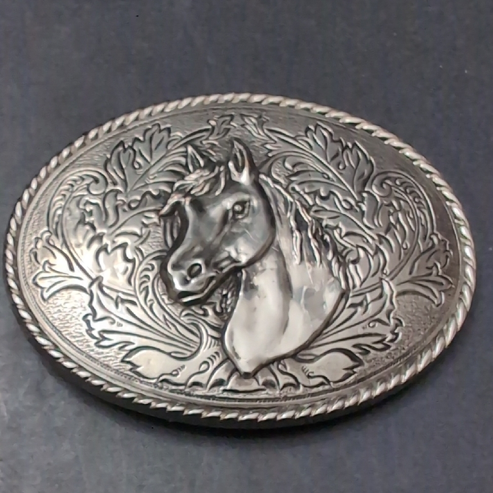 VGT,Ivan Leathercraft Silver Tone  Women's Horse Head Oval Belt Buckle.
